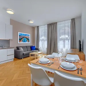 4* شقة فندقية داون تاون سويتس كودانسكا